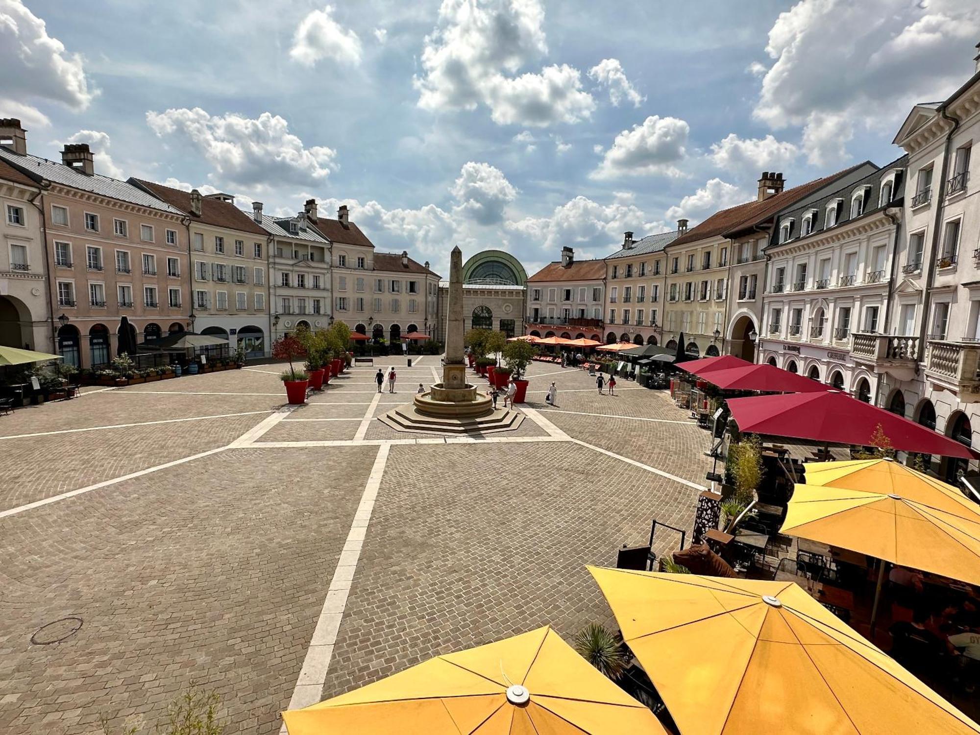 Appt Vue Place De Toscane - 4Min Disneyland-Paris Serris Esterno foto