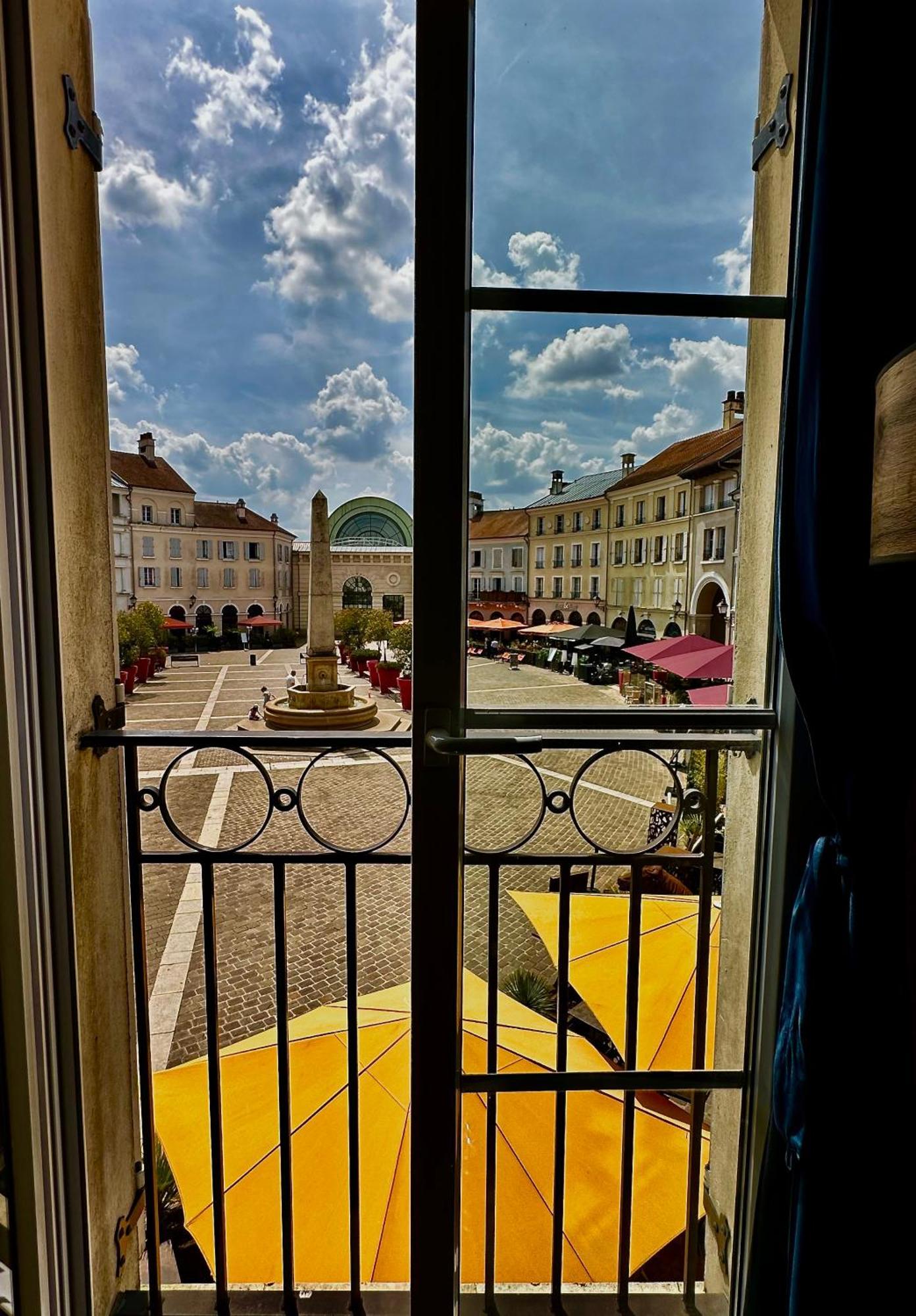 Appt Vue Place De Toscane - 4Min Disneyland-Paris Serris Esterno foto