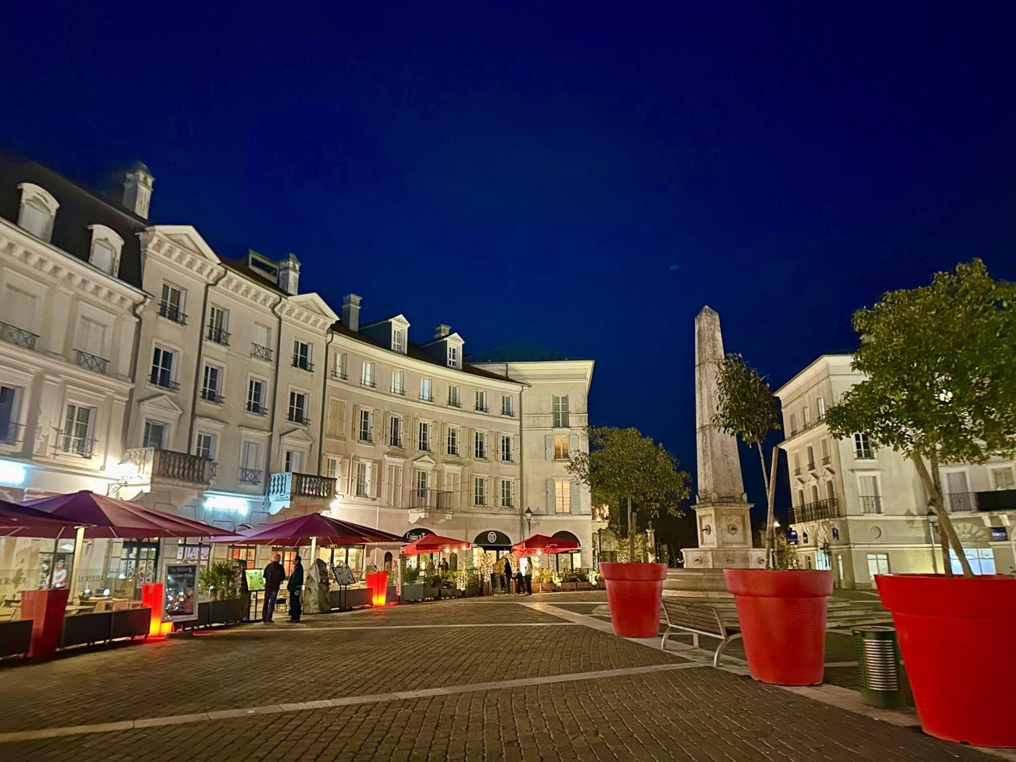 Appt Vue Place De Toscane - 4Min Disneyland-Paris Serris Esterno foto