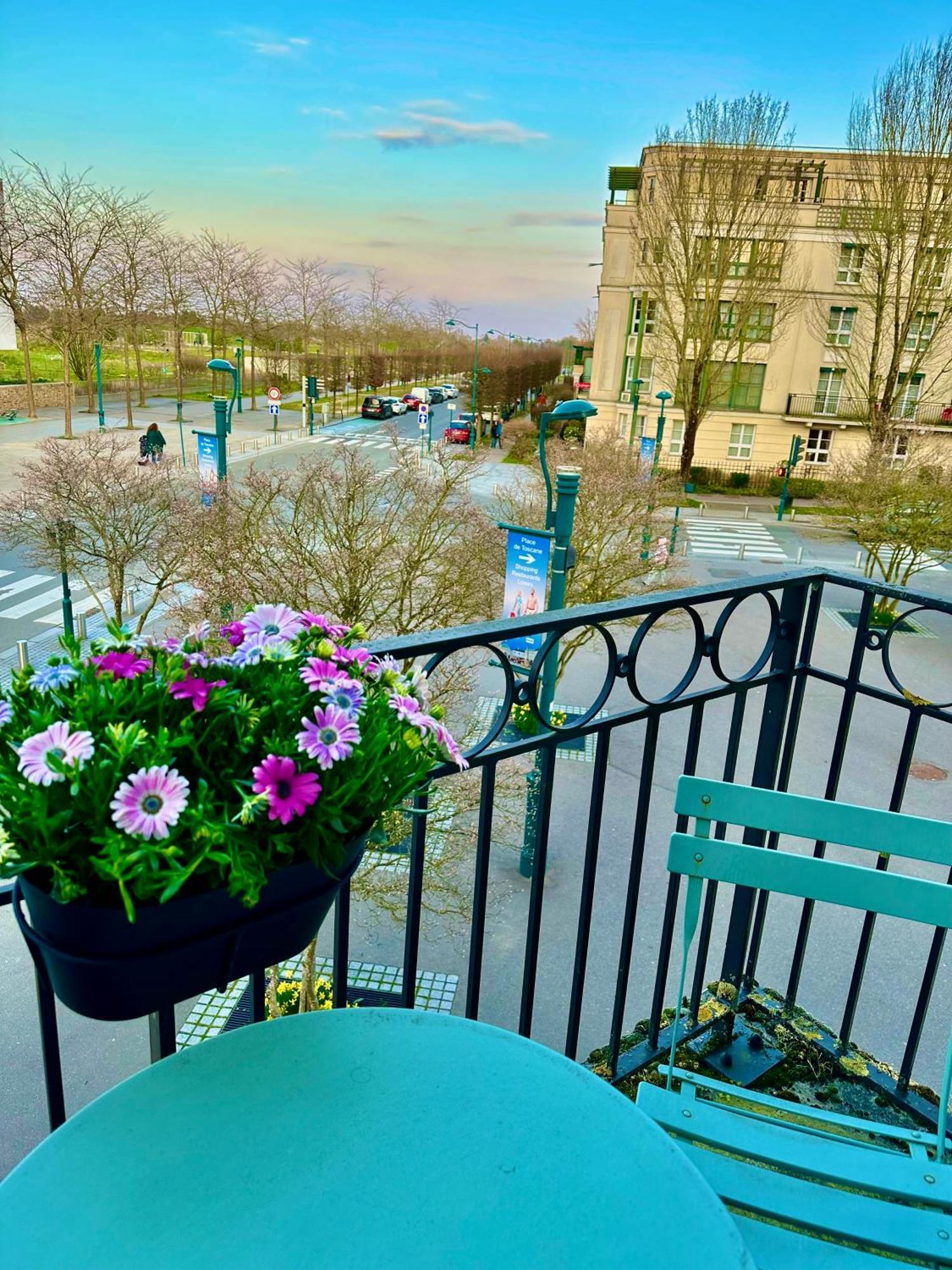 Appt Vue Place De Toscane - 4Min Disneyland-Paris Serris Esterno foto
